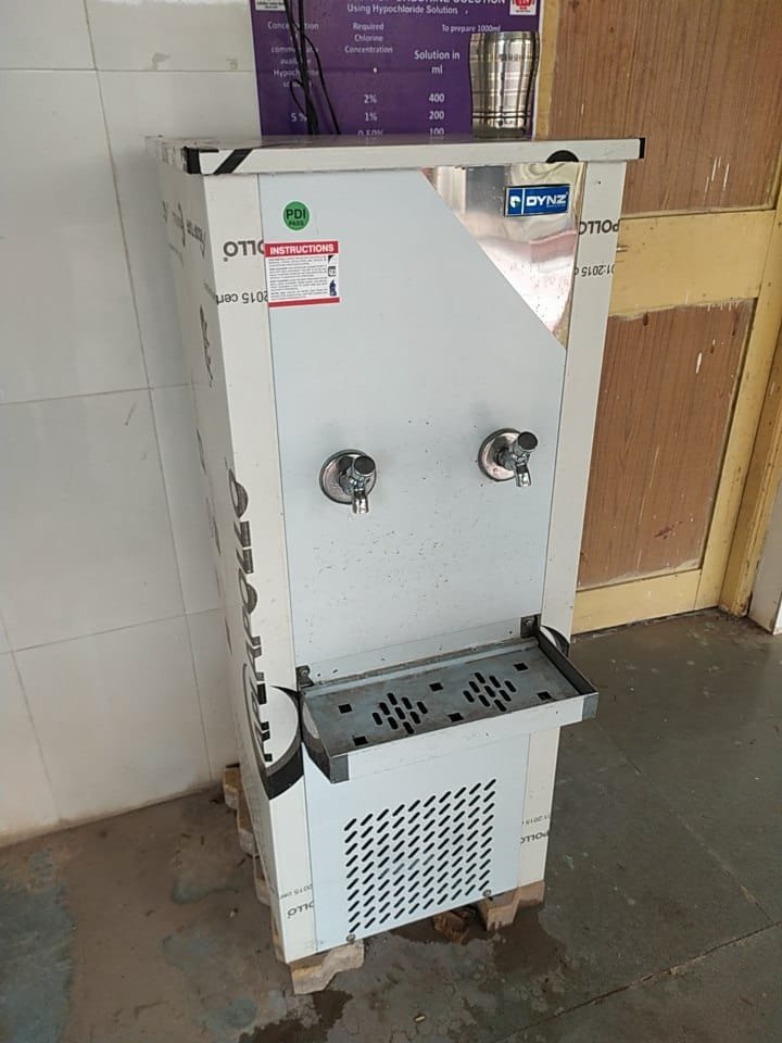 "वाखरी-भिलवाड आरोग्य उपकेंद्रात बसविण्यात आलेला RO फिल्टर व कूलर संच – स्वच्छ थंड पाणी सुविधा"